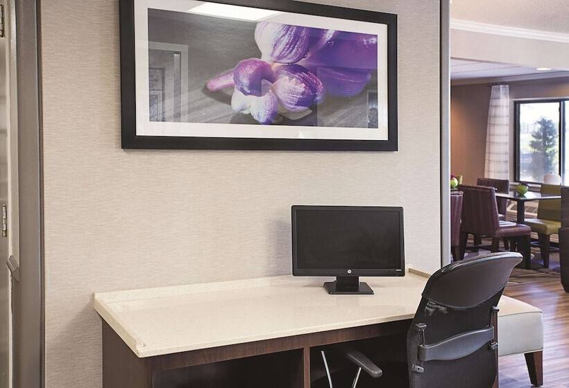 هتل La Quinta By Wyndham Baton Rouge Siegen Lane