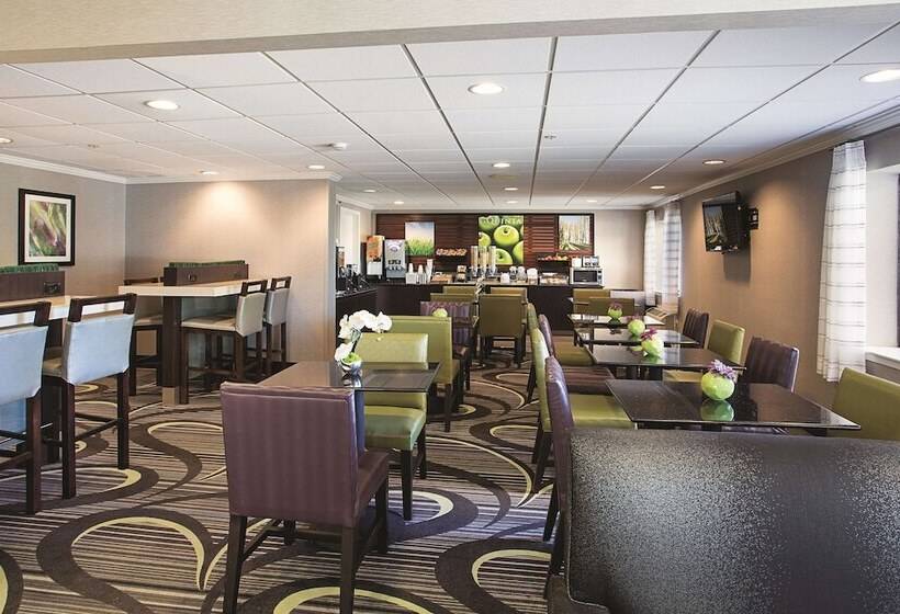 هتل La Quinta By Wyndham Baton Rouge Siegen Lane