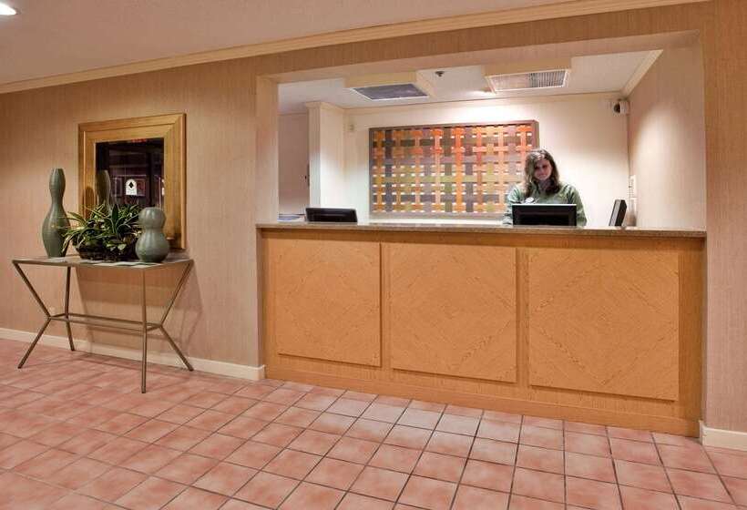 בית מלון כפרי La Quinta By Wyndham Des Moines West Clive