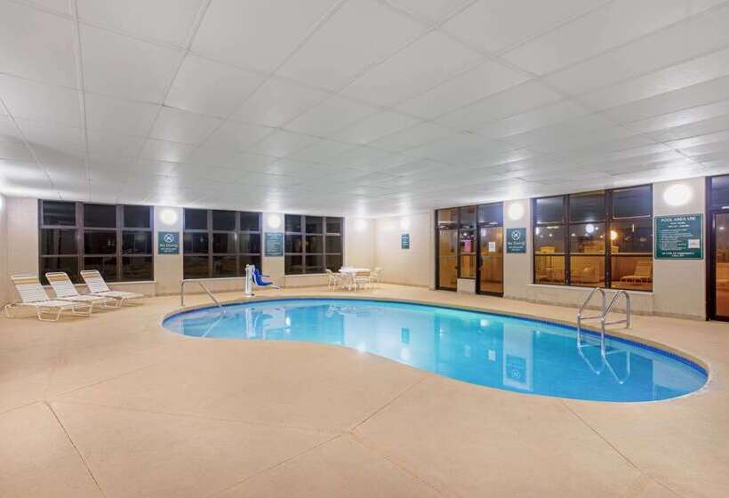 בית מלון כפרי La Quinta By Wyndham Des Moines West Clive