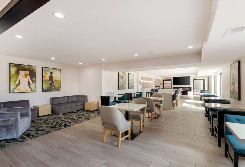 בית מלון כפרי La Quinta By Wyndham Des Moines West Clive