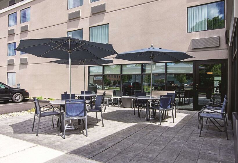 Отель La Quinta By Wyndham Portland