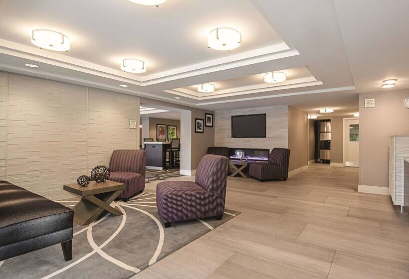 Отель La Quinta By Wyndham Portland