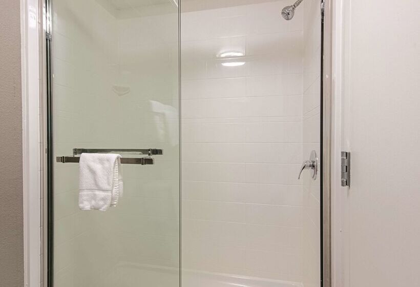 Отель La Quinta By Wyndham Portland