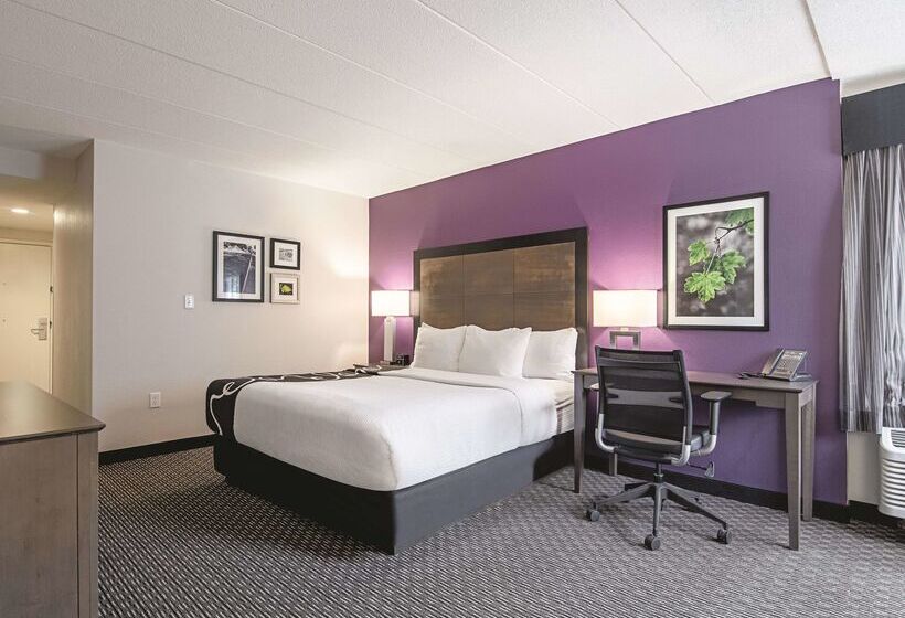 Отель La Quinta By Wyndham Portland