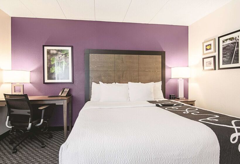 Отель La Quinta By Wyndham Portland