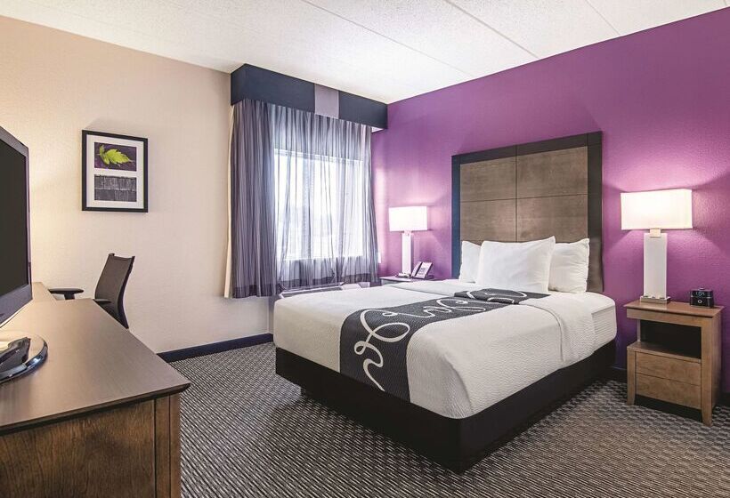 Отель La Quinta By Wyndham Portland