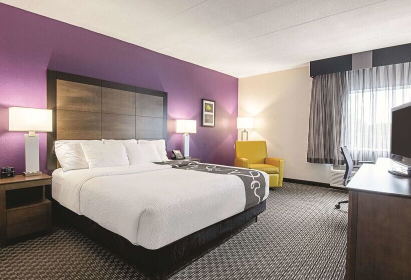 Отель La Quinta By Wyndham Portland