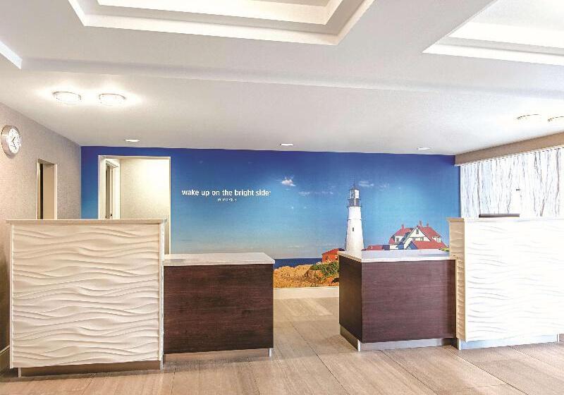 Отель La Quinta By Wyndham Portland