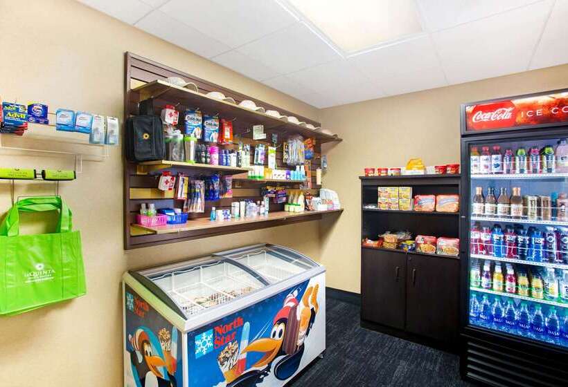 فندق La Quinta Inn & Suites By Wyndham Springfield Airport Plaza