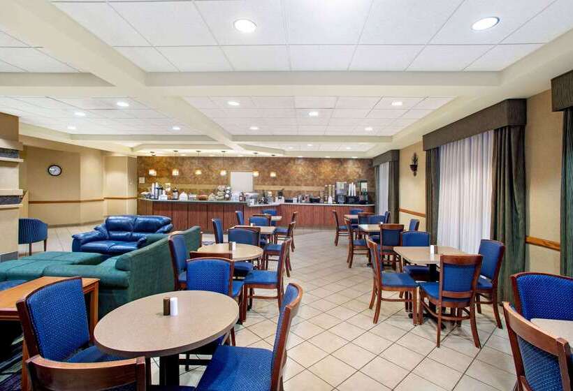 فندق La Quinta Inn & Suites By Wyndham Springfield Airport Plaza