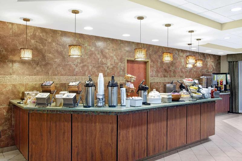 فندق La Quinta Inn & Suites By Wyndham Springfield Airport Plaza