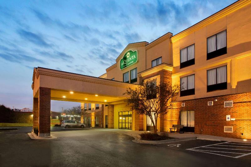 فندق La Quinta Inn & Suites By Wyndham Springfield Airport Plaza