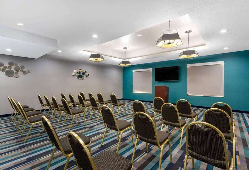 فندق La Quinta By Wyndham Tampa Central