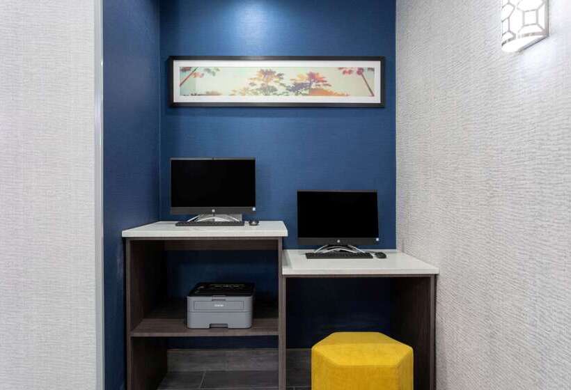 فندق La Quinta By Wyndham Tampa Central