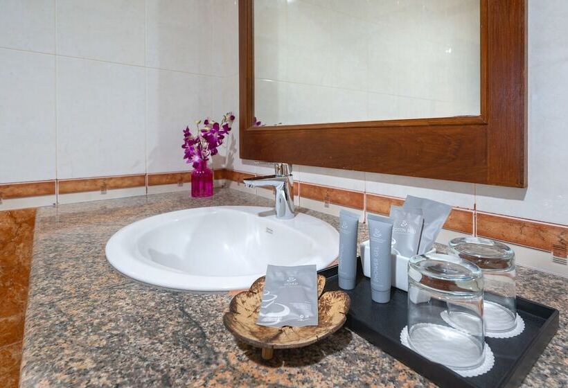 Отель Memory Karon Resort