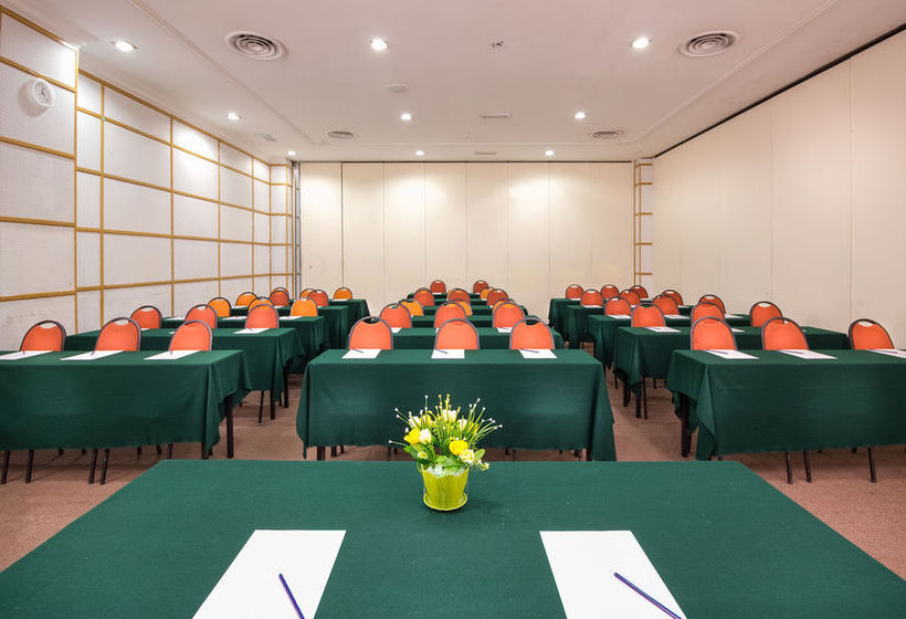 فندق eRYA by Suria Merang Holiday Park