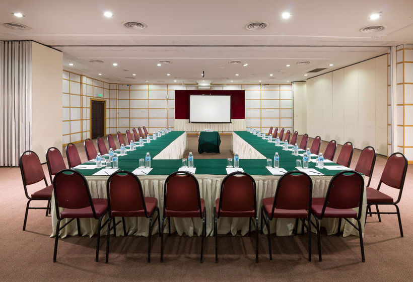 فندق eRYA by Suria Merang Holiday Park