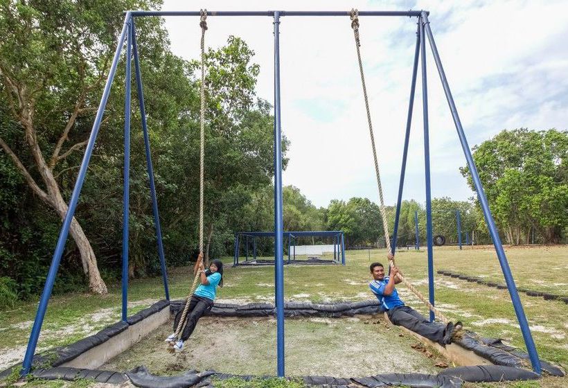 فندق eRYA by Suria Merang Holiday Park