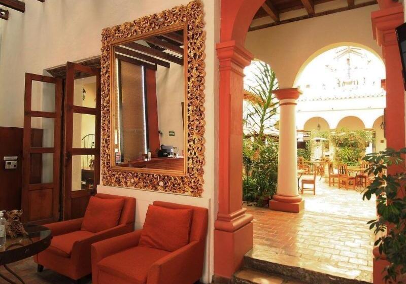 Отель Plaza Magnolias