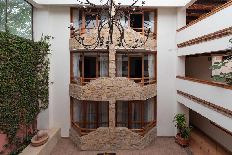 Отель Plaza Magnolias