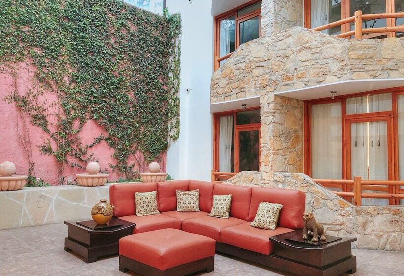 Отель Plaza Magnolias