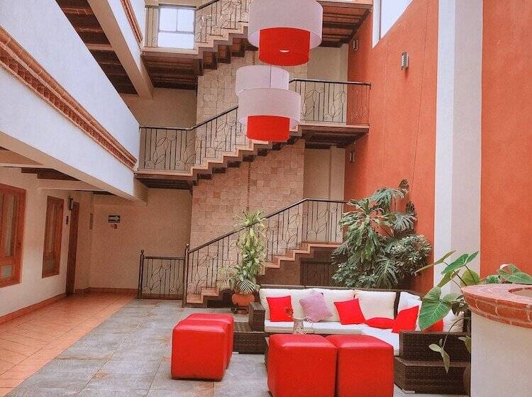 Отель Plaza Magnolias