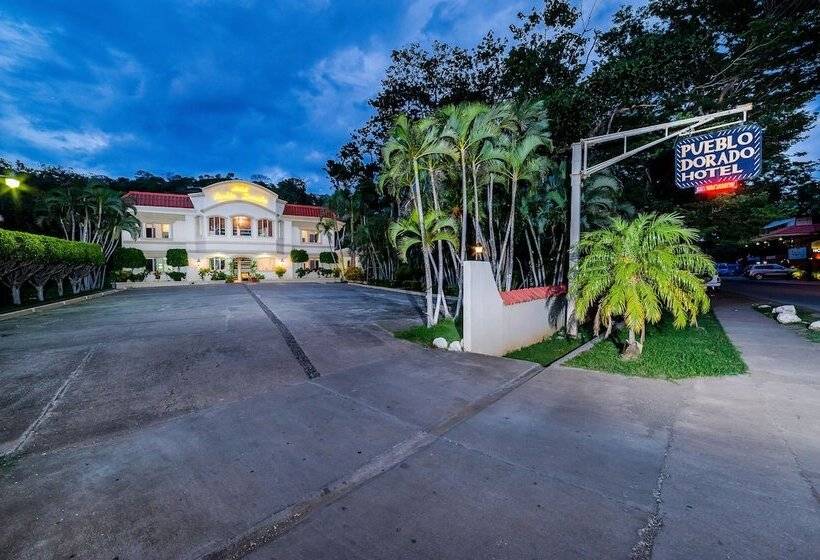 ホテル Pueblo Dorado