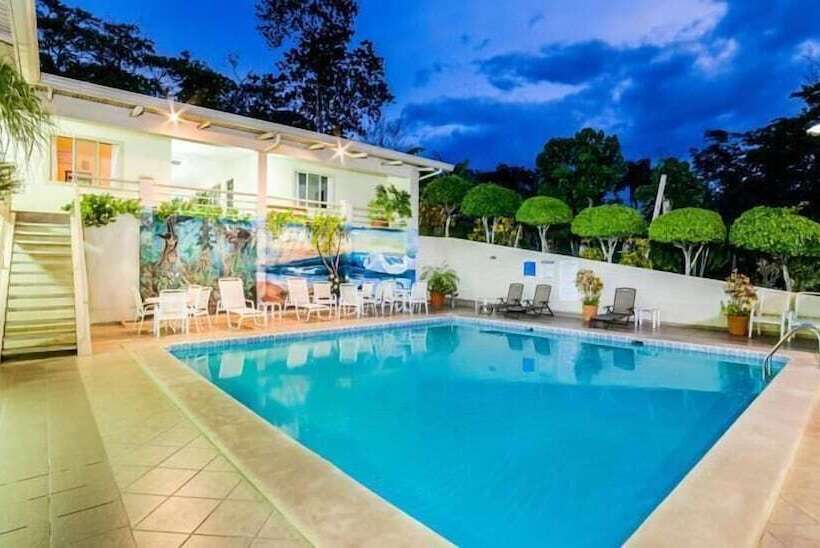 ホテル Pueblo Dorado