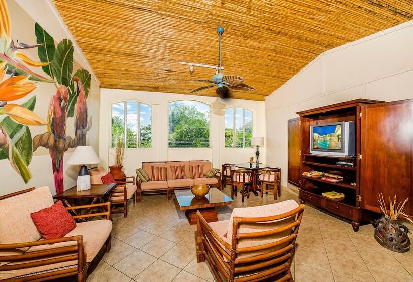 ホテル Pueblo Dorado