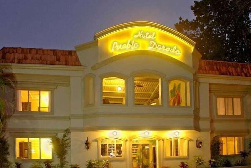 ホテル Pueblo Dorado