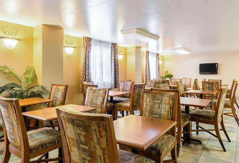 호텔 Quality Inn Chicopeespringfield