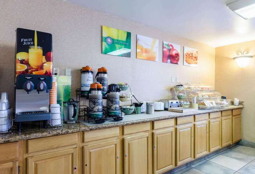 호텔 Quality Inn Chicopeespringfield