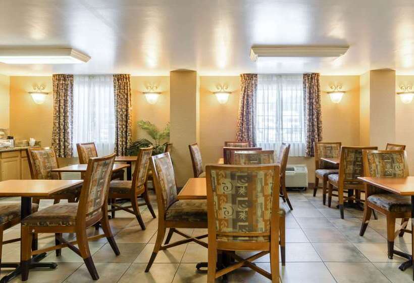 호텔 Quality Inn Chicopeespringfield