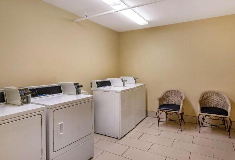 هتل Quality Inn Near The Island Pigeon Forge