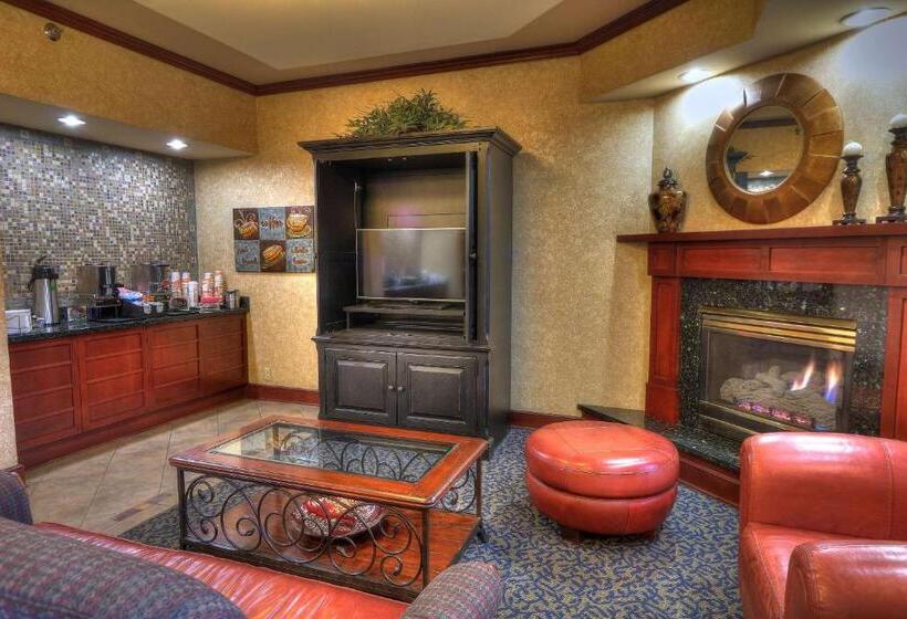 هتل Quality Inn Near The Island Pigeon Forge