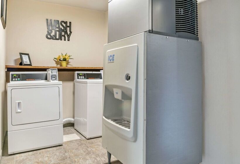 בית מלון כפרי Quality Inn