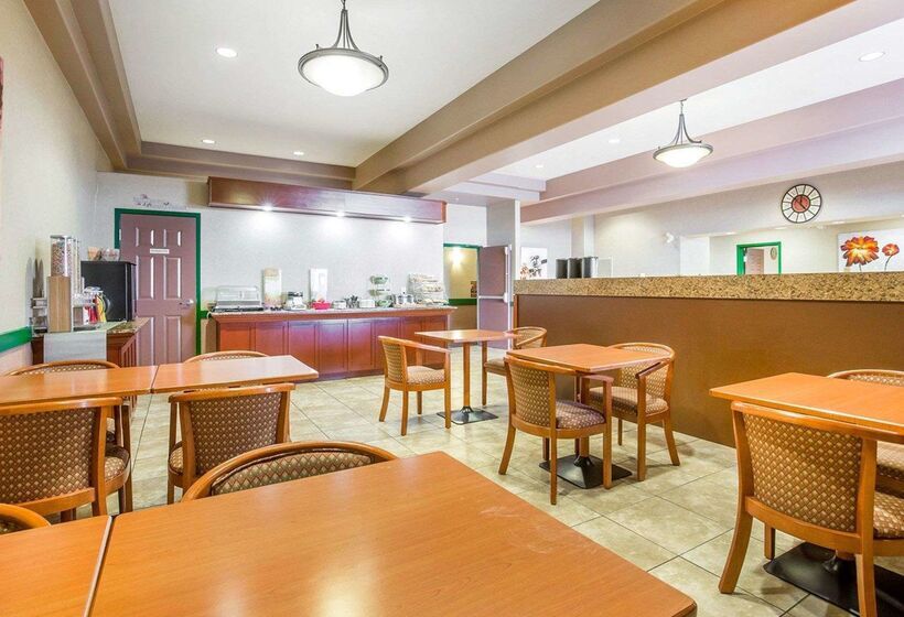 בית מלון כפרי Quality Inn & Suites