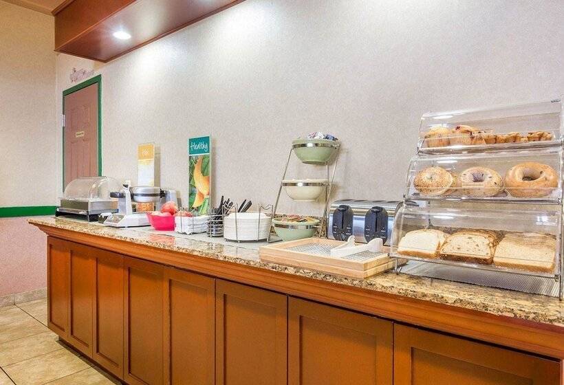 בית מלון כפרי Quality Inn & Suites