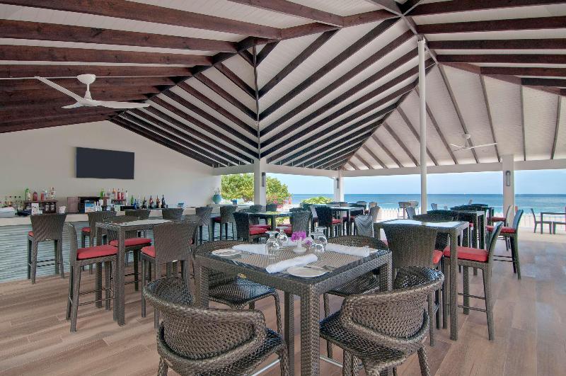 هتل Radisson Grenada Beach Resort