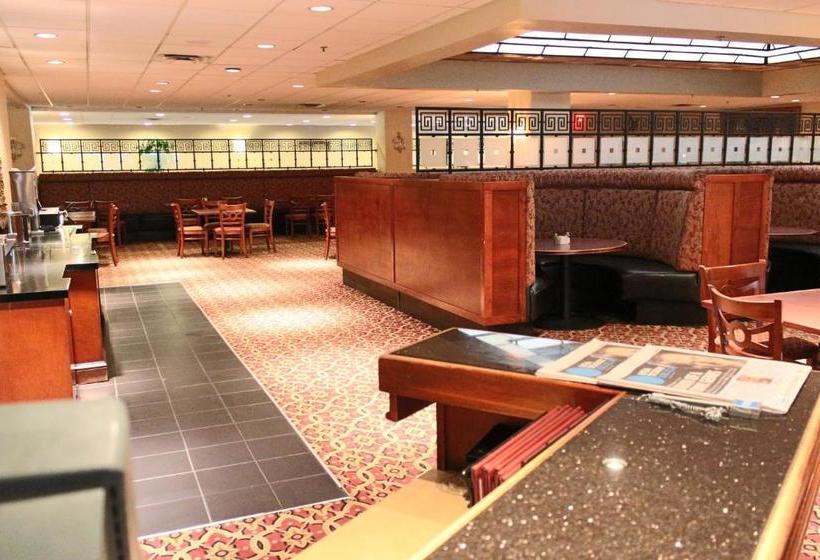 Отель Ramada Plaza By Wyndham Atlanta Downtown Capitol Park