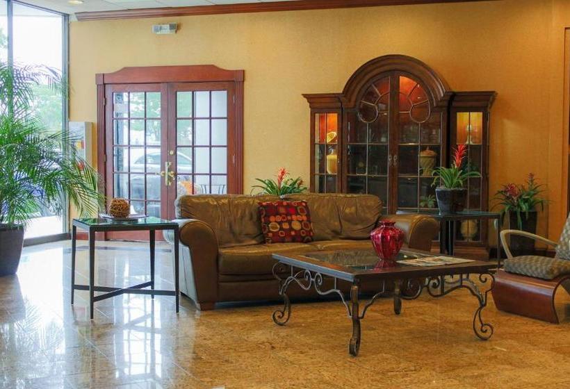 Отель Ramada Plaza By Wyndham Atlanta Downtown Capitol Park