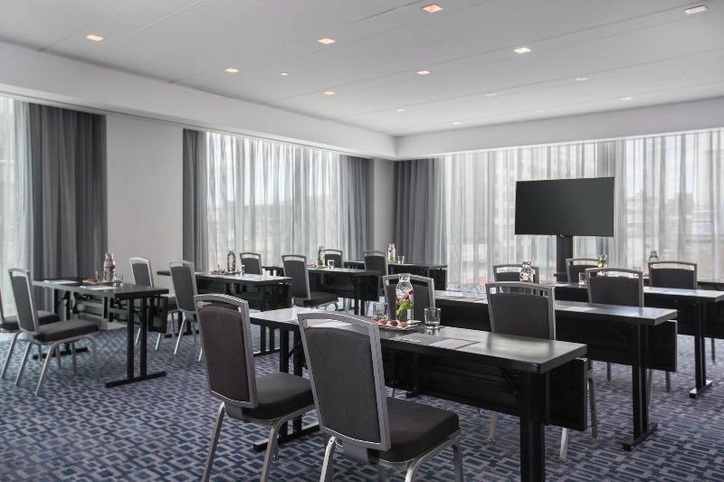 هتل Renaissance Boston Seaport