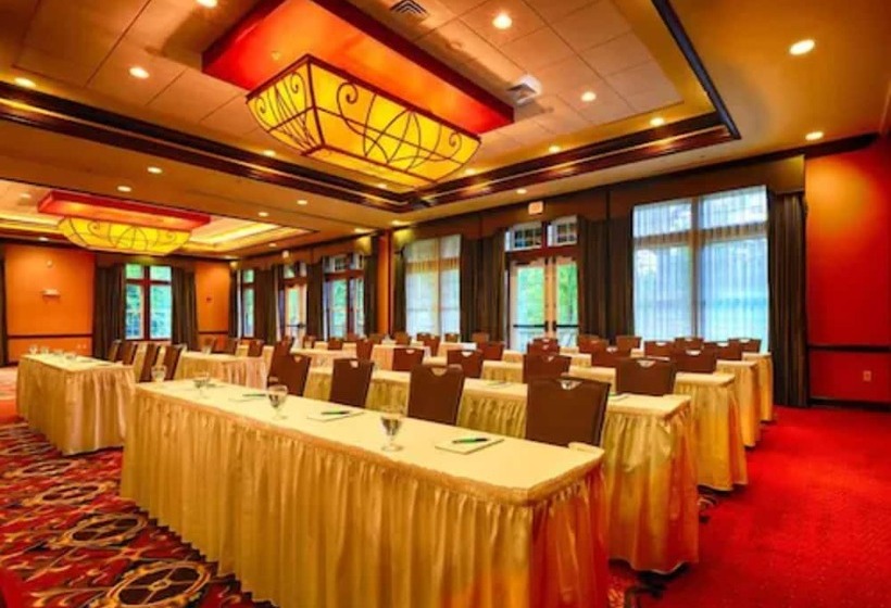 هتل Riverstone Condo Resort & Spa