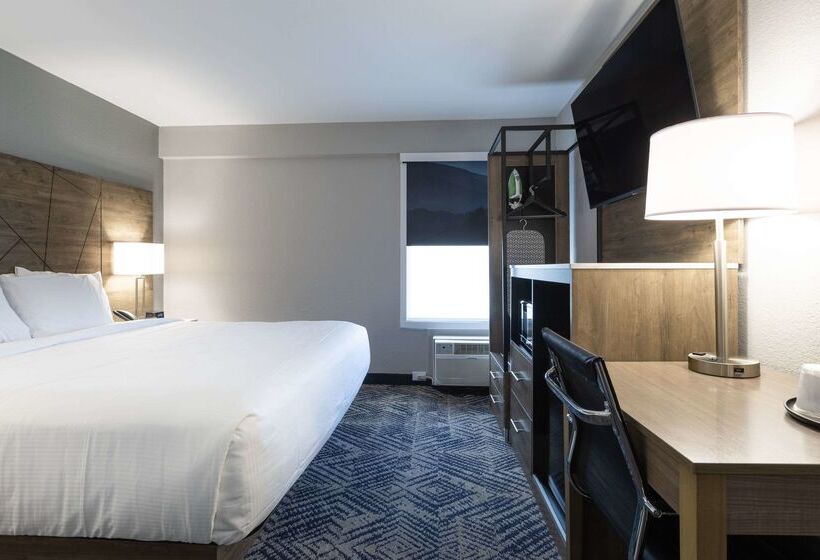 Отель Rodeway Inn & Suites Near Outlet Mall Asheville