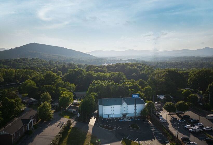 Отель Rodeway Inn & Suites Near Outlet Mall Asheville