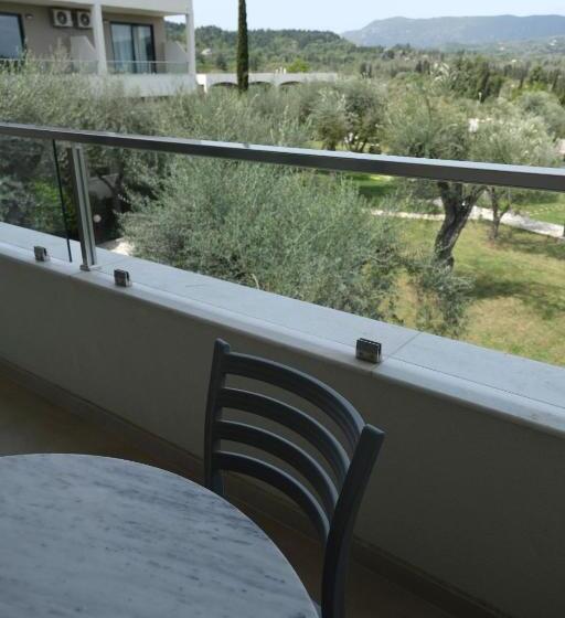 Отель Saint Nicholas