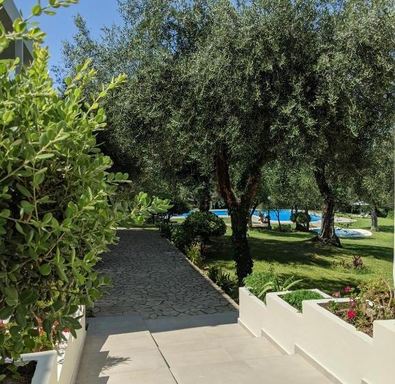 Отель Saint Nicholas