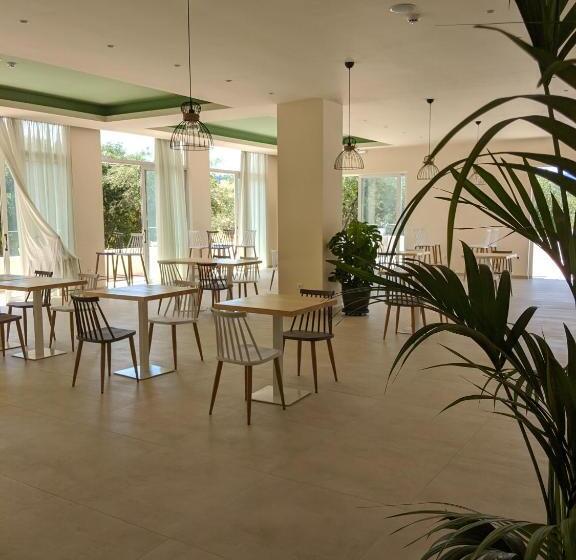 Отель Saint Nicholas