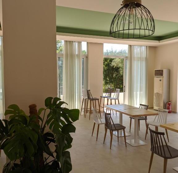 Отель Saint Nicholas